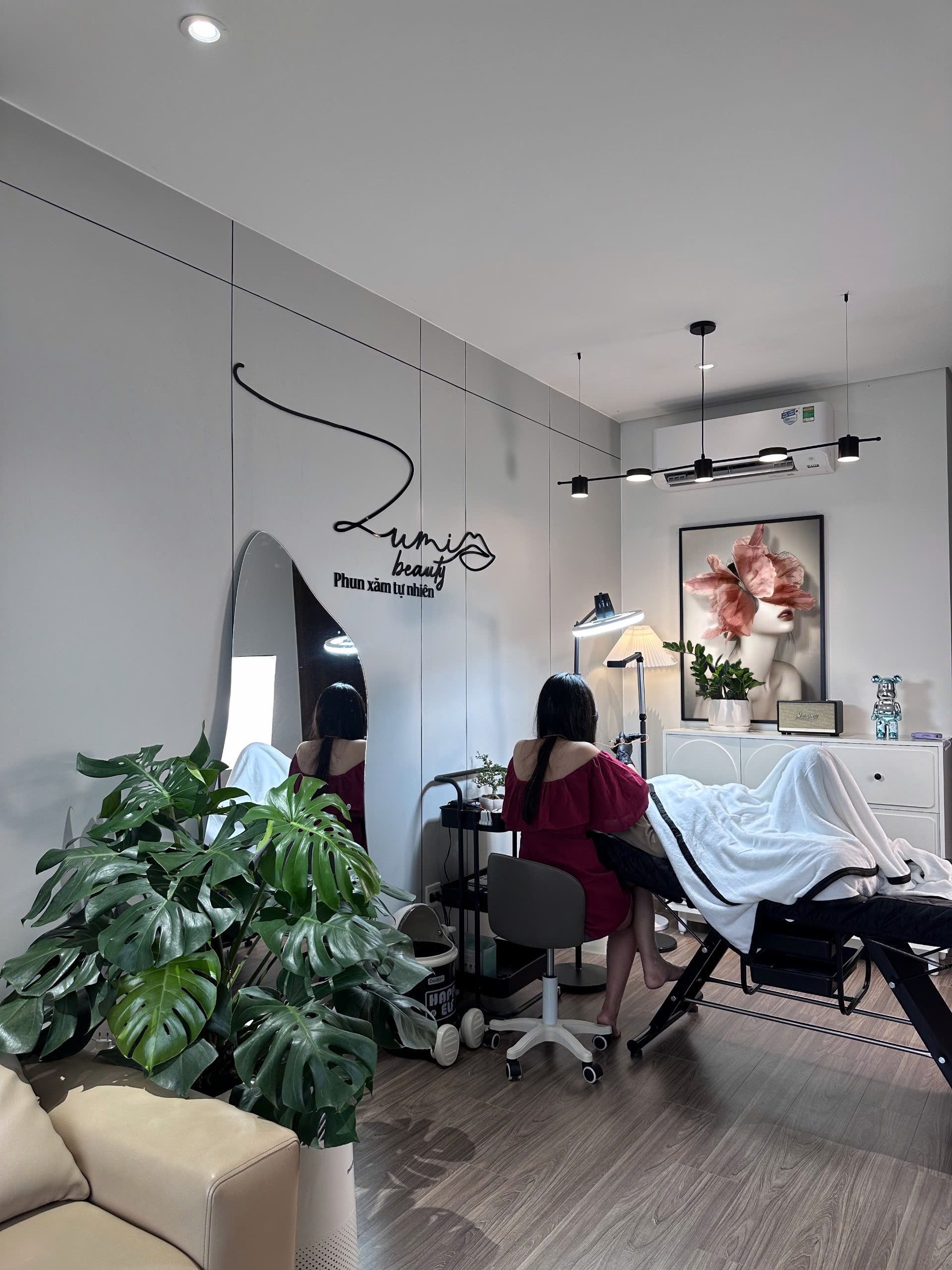 Phun Môi Collagen tại Lumi Beauty